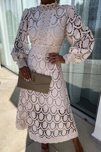 Elizabeth - Rochie Elegantă din Dantelă cu Guler Înalt