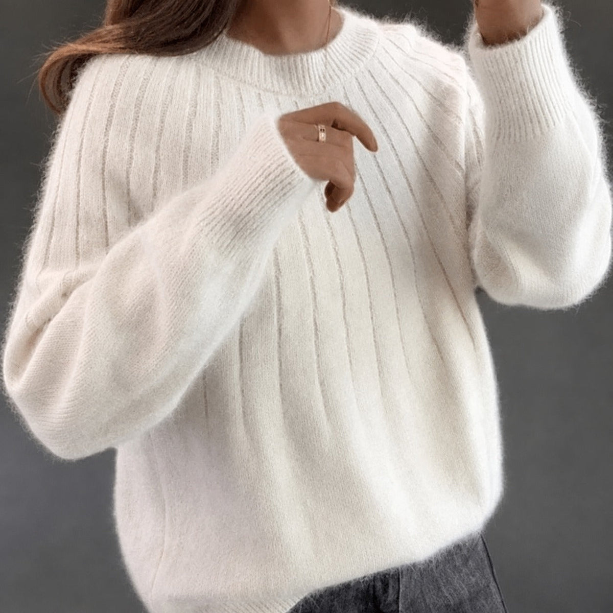Taimi - Un Pulover Natural Elegant pentru Femei